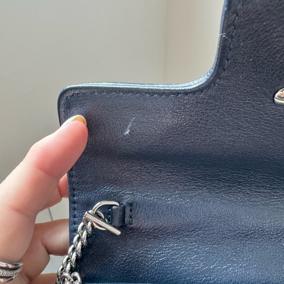 Gucci Green Marmont GG Quilted Crossbody Bag in green - Picture 5 of 11